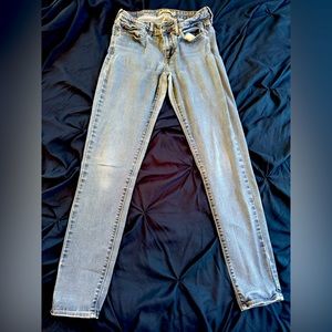 711 Size 27 skinny Levi